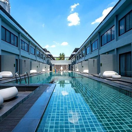 S Ratchada Leisure Hotel - Sha Plus بانكوك المظهر الخارجي الصورة The swimming pool at the hotel