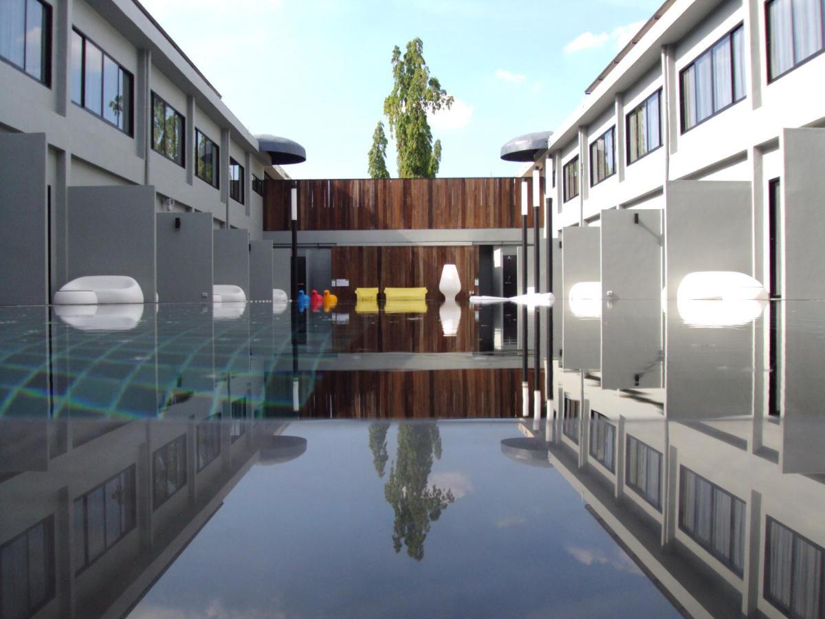 S Ratchada Leisure Hotel - Sha Plus بانكوك المظهر الخارجي الصورة The 2007–2008 building